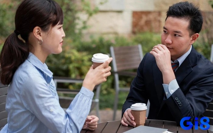 Mơ thấy nói chuyện với người yêu cũ cho thấy đề thủ đang gặp phải những khó khăn