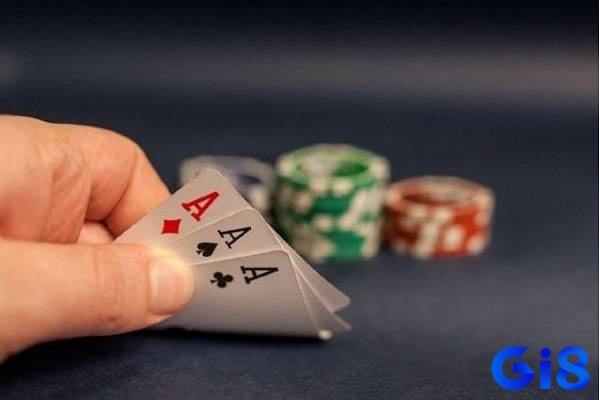 Gia chủ có khả năng trúng đậm khi mơ đánh bài