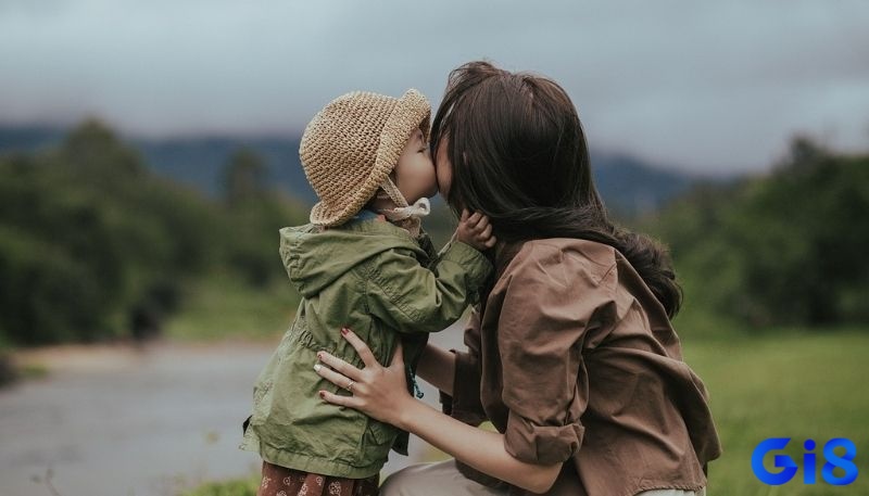 Giấc mơ thấy mẹ thường mang thông điệp từ cõi âm và có thể chỉ ra những điều bạn cần lưu tâm trong cuộc sống.
