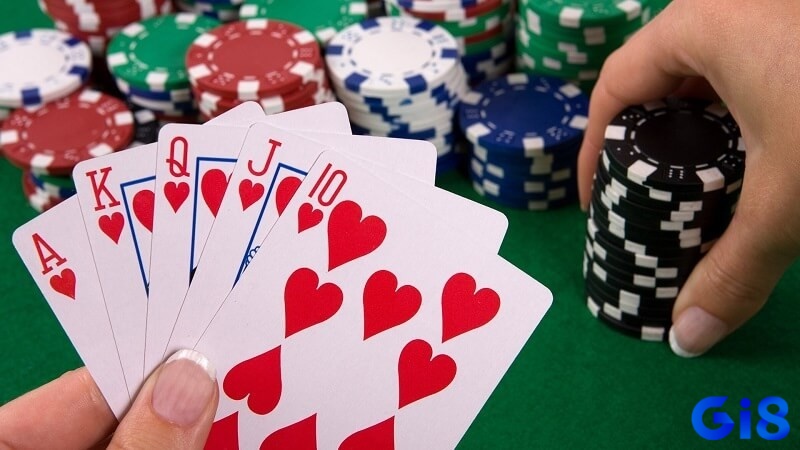 Kết hợp Value Bet và Bluff khéo léo trong Omaha Poker biến ván đấu thành màn đấu trí cân não đầy bất ngờ