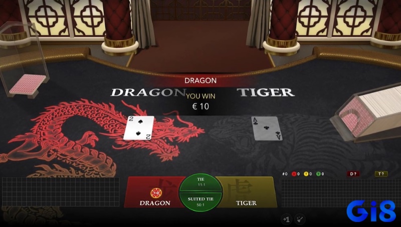 Người chia bài đang đặt hai lá bài lên bàn cho cửa Rồng và cửa Hổ trong kèo Dragon Tiger, minh họa cách so điểm giữa hai bên để xác định bên thắng