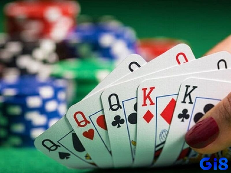 Bài phỏm được chơi bằng bộ bài tây 52 lá