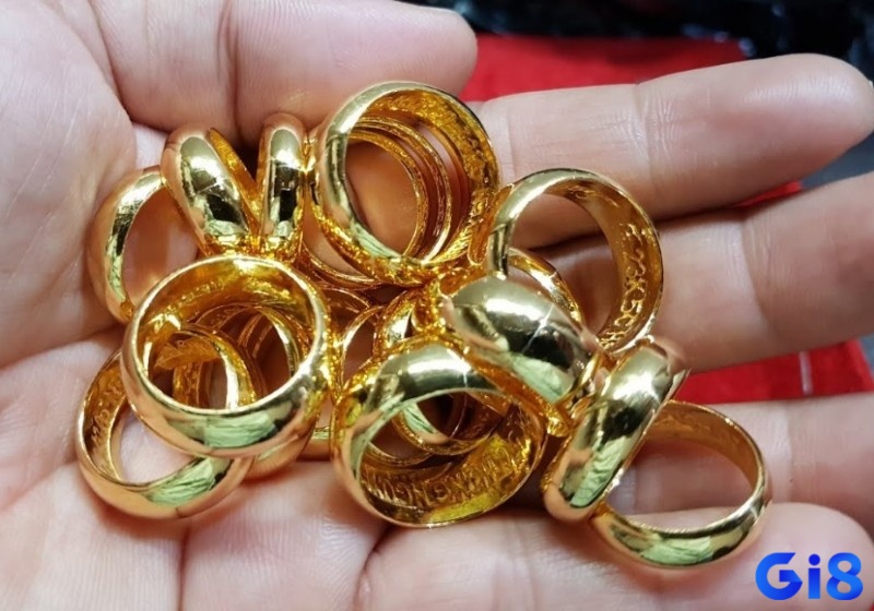 Vàng trong giấc mơ thường liên quan đến tài lộc và cơ hội phát triển